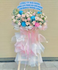 Mở Cửa Thành Công: Kệ Hoa Đẹp Cho Ngày Khai Trương