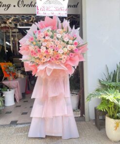 Chúc Mừng Và Hạnh Phúc: Kệ Hoa Chúc Mừng Cho Mọi Dịp