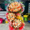 Hoa Đẹp Dành Cho Thành Công: Kệ Hoa Chúc Mừng Với Tâm Hồn Tươi Sáng