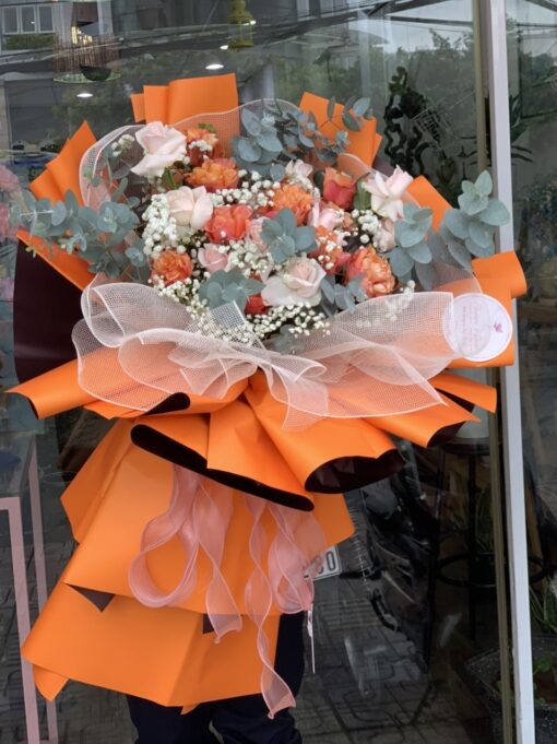 Nghệ Thuật Tạo Hình Từ Hoa: Bó Hoa Tươi Nghệ Thuật