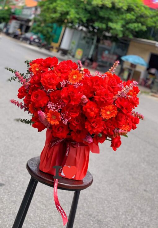 Màu Sắc Và Tinh Tế: Giỏ Hoa Tươi Cho Tâm Hồn 01