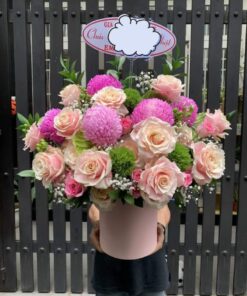 Vẻ Đẹp Tự Nhiên: Lẵng Hoa Tươi Như Bức Tranh Nghệ Thuật