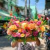 Vẻ Đẹp Tự Nhiên: Lẵng Hoa Tươi Trong Trái Tim