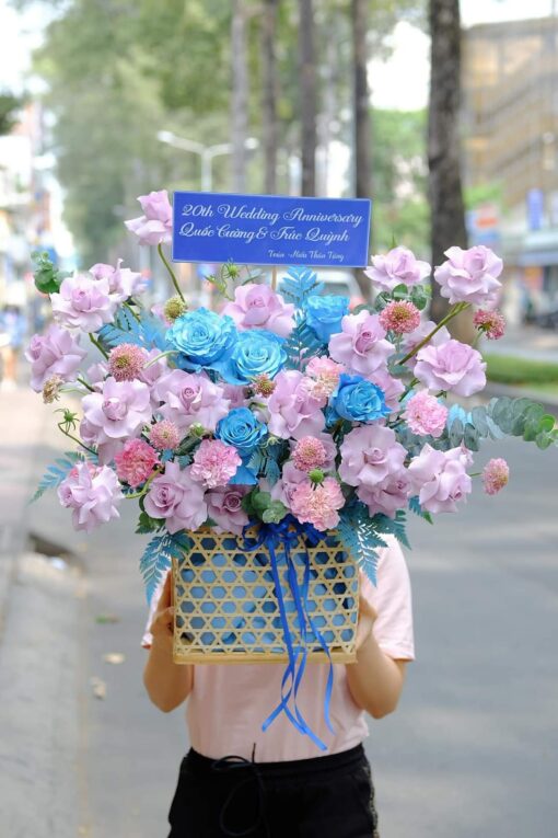 Kỷ Niệm Tình Yêu Với Lẵng Hoa Tươi