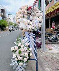 Hoa Viếng Gửi Lời Chia Buồn