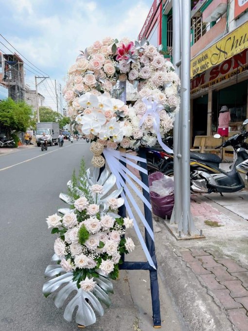 Hoa Viếng Gửi Lời Chia Buồn