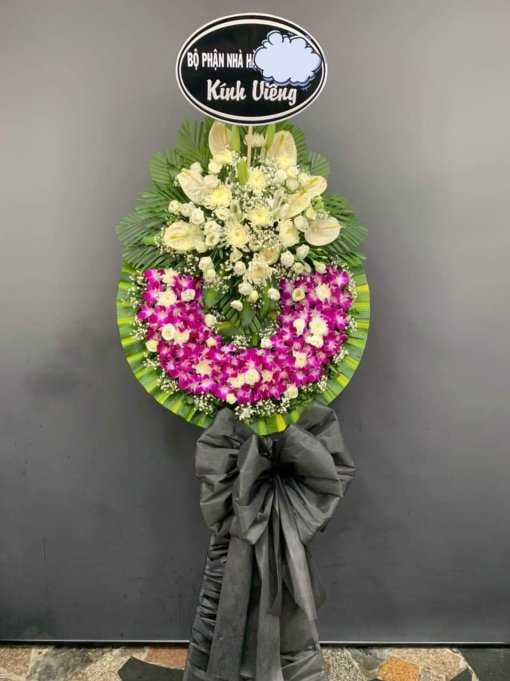 Hoa Chia Buồn Trong Nỗi Đau
