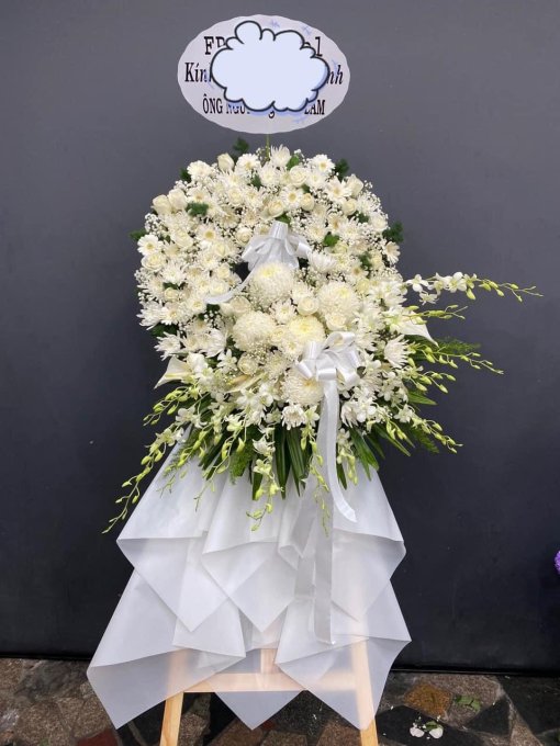 Hoa Chia Buồn Trong Lòng Tri Ân