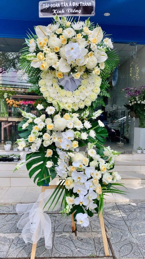 Hoa Chia Buồn Trong Nỗi Đau