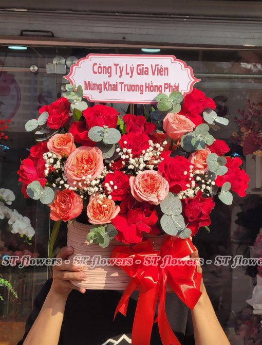Lẵng hoa hông đỏ - hồng cam luân đôn