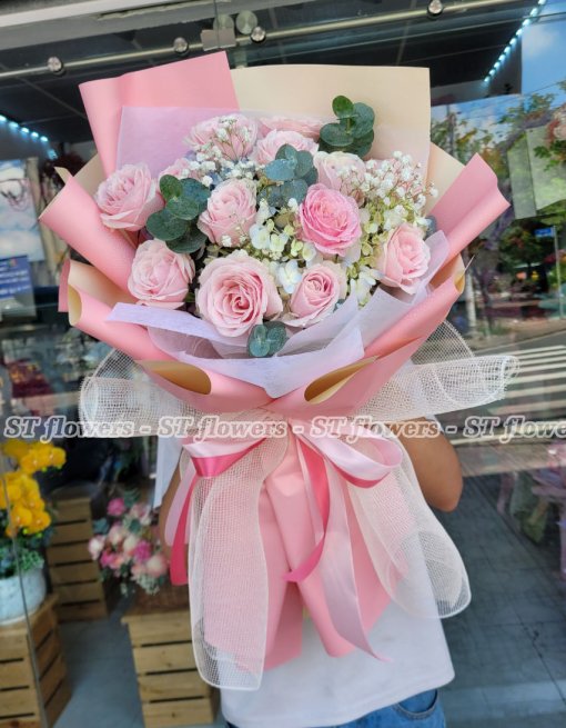 Bó hoa hồng kem cồ
