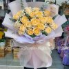 Bó hồng màu hột gà phong cách hiện đại