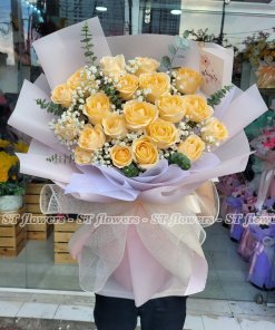 Bó hồng màu hột gà phong cách hiện đại